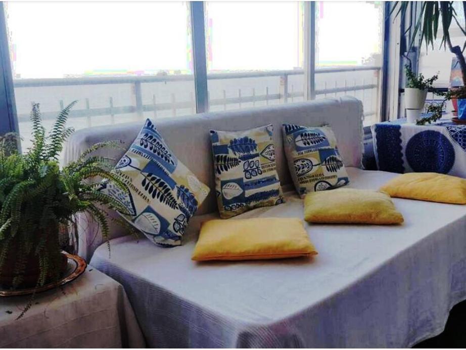 Blue Double Private Room At Front Beach - Habitacion Doble En La Playa บาเลนเซีย ภายนอก รูปภาพ