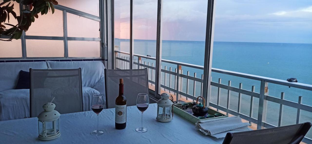 Blue Double Private Room At Front Beach - Habitacion Doble En La Playa บาเลนเซีย ภายนอก รูปภาพ