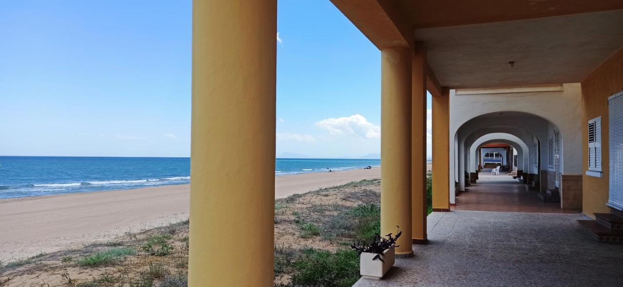 Blue Double Private Room At Front Beach - Habitacion Doble En La Playa บาเลนเซีย ภายนอก รูปภาพ
