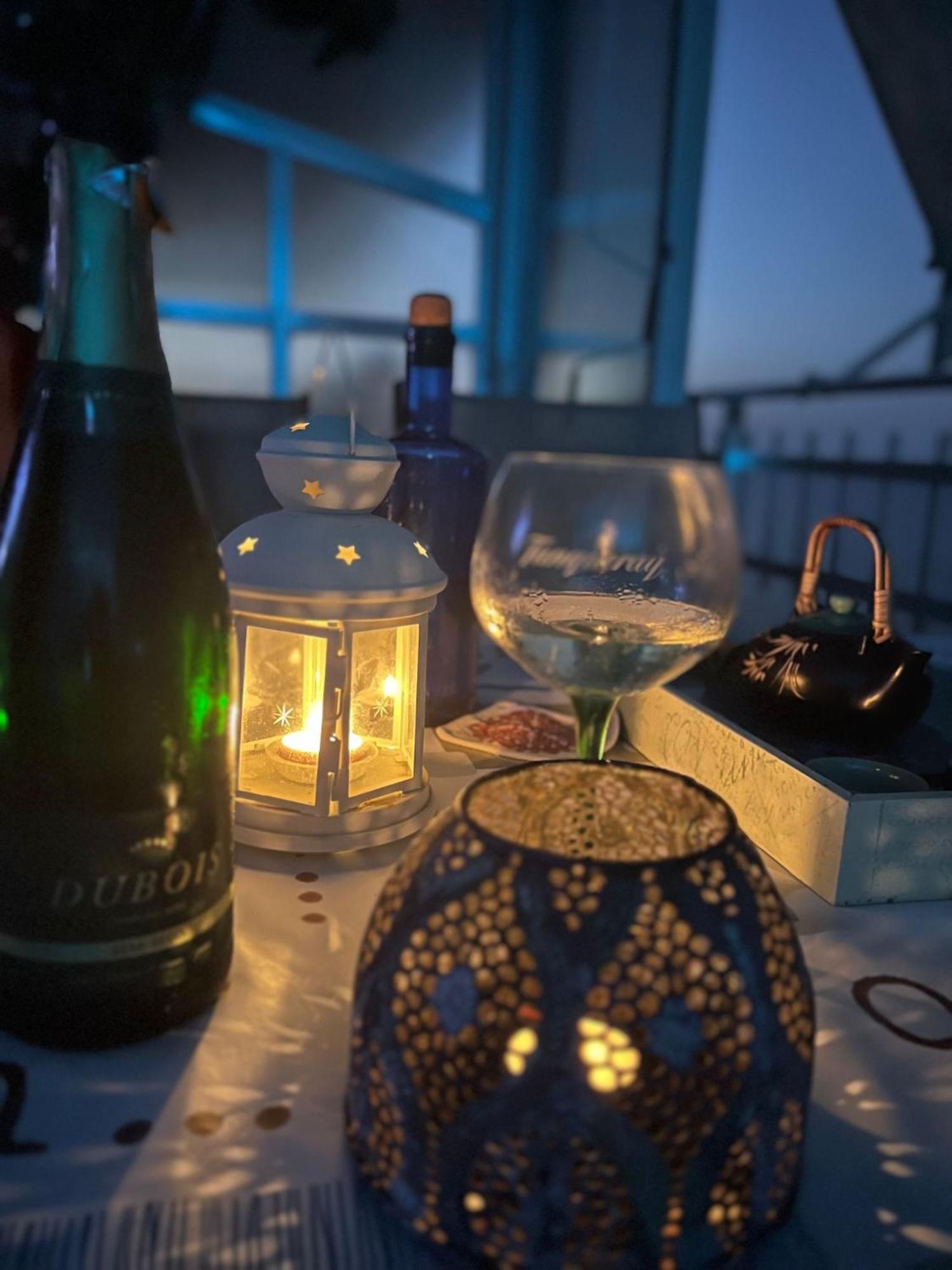 Blue Double Private Room At Front Beach - Habitacion Doble En La Playa บาเลนเซีย ภายนอก รูปภาพ